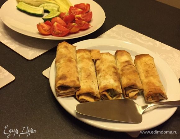 Подаем с соусом ткемали или с овощами.