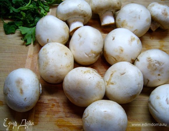 Грибы промыть от земли.