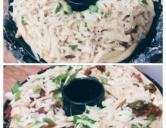 Выпекайте пирог в заранее разогретой до 200 °духовке приблизительно            1 - 1, 15 мин, если пирог будет сверху подгорать, накройте фольгой или пекарской бумагой. Мне хватило часа. 