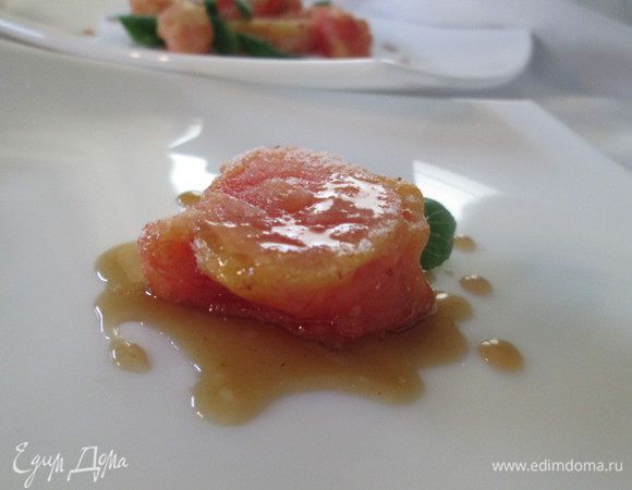 Подаем,украсив мятой, сахарной пудрой или карамельным соусом.