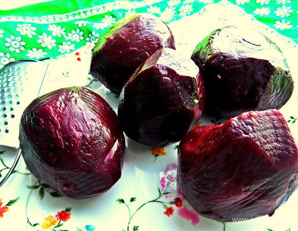 Залить холодной водой, когда свариться, или просто вынуть из воды и дать остынуть.