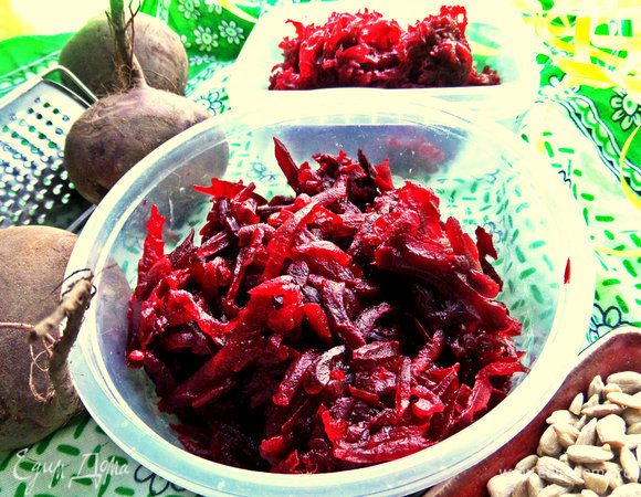 Складываем тут же по сухим коробочкам с крышками (можно подписать дату).