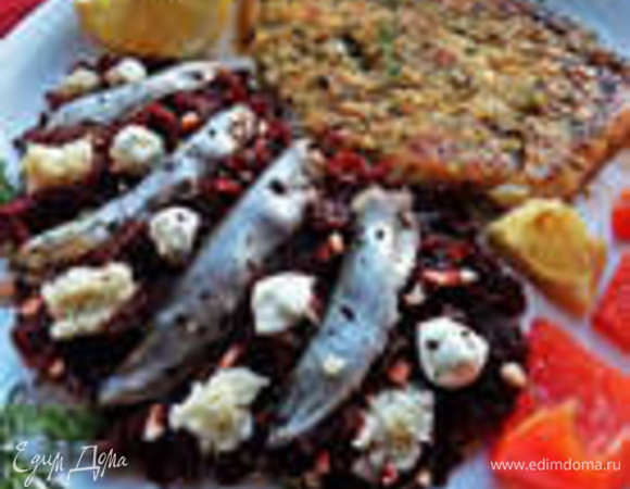 Проще некуда, но ярко, вкусно: http://www.edimdoma.ru/retsepty/71916-svekolnyy-garnir-s-kilechkoy