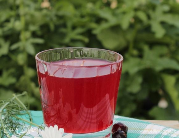 На следующий день разлейте квас по бутылкам и поставьте в холодильник.
Дня через два у вас будет готов отменный квас.