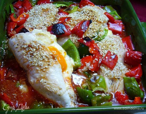 За 5 мин до окончания включить гриль.
Подавать курочку, присыпав базиликом.
