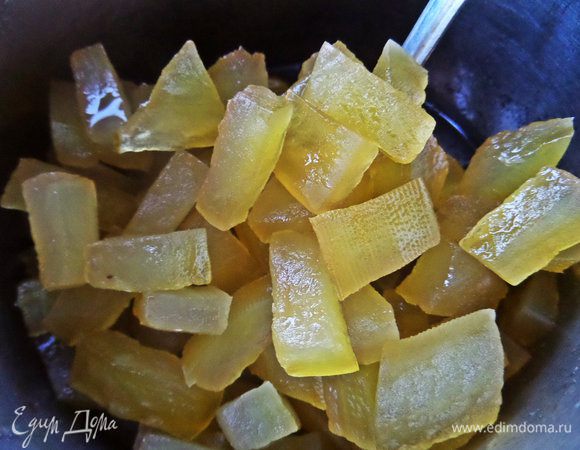 Варим, помешивая, минут 15-20, выключаем и оставляем до остывания (можно дольше). Ещё раз провариваем и опять отставляем в сторону до остывания.