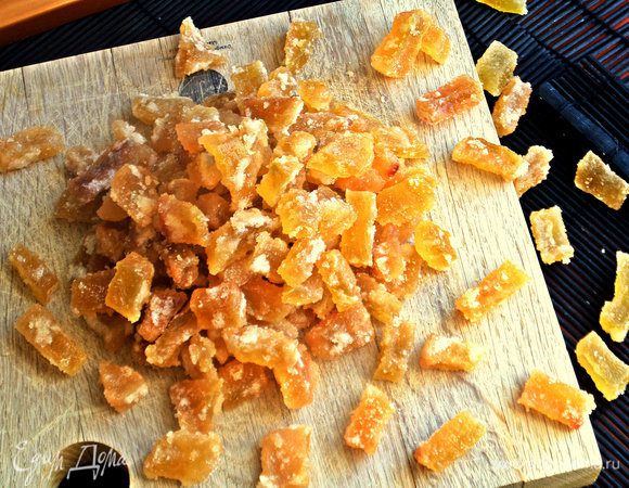 Когда сироп обсохнет, можно мармелад высыпать горкой.