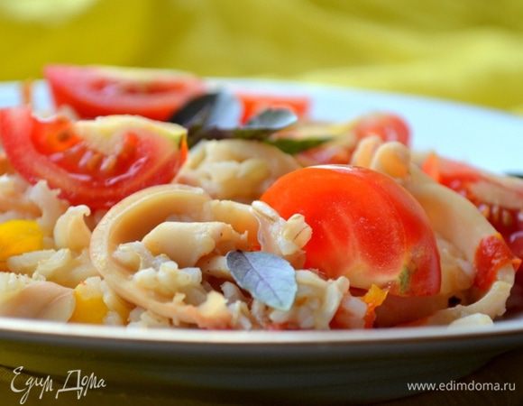 Подаем с томатами и базиликом.
Приятного аппетита и солнечного настроения!