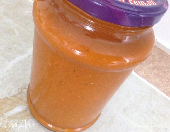 Переложить в стерильные банки и закрыть. Укутать до полного остывания.
(выход: 8-9 банок по 700 г).