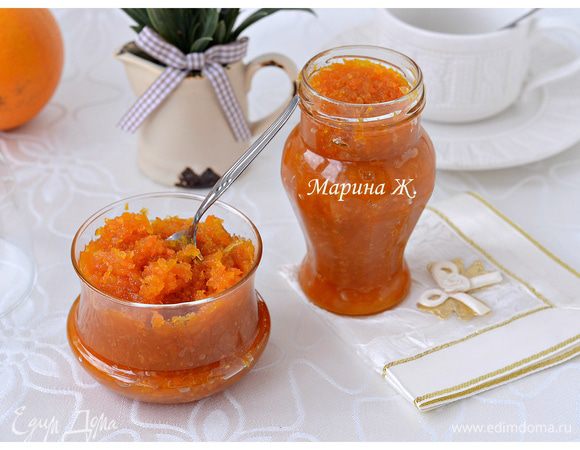 До тех пор, пока варенье не загустеет. Если хотите, чтобы оно не было очень густым, варите 40-45 мин при закрытой крышке.