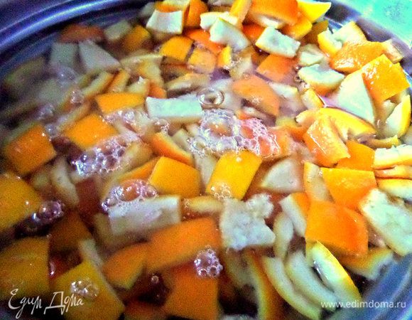 Доводим до кипения и варим минут 5-10 на среднем огне.