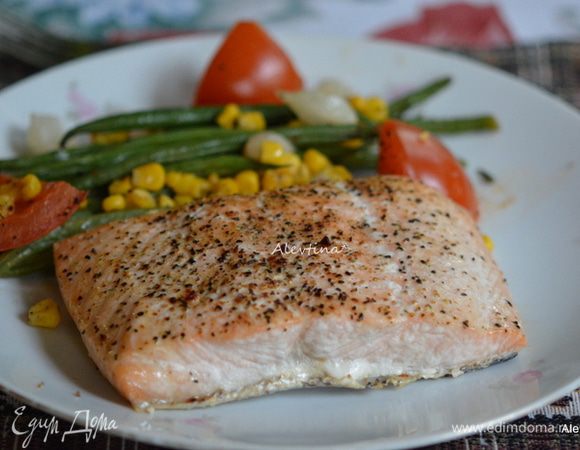 Подаем рыбу с овощами. Приятного аппетита.