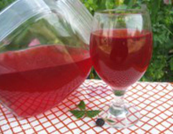 Отвар смешиваем с соком и добавляем сахар.
Приятного аппетита!