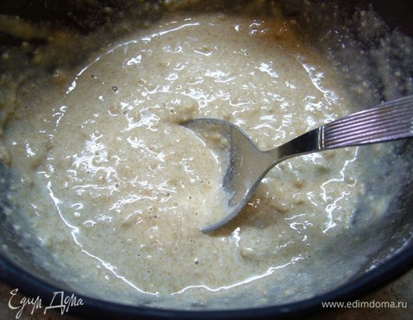 Заливка № 2.
Ржаную муку развести в 100 мл холодной воды, долить кипятком.
В получившейся жидкости растворить соль и горчицу. Процедить и остудить.
Первые несколько дней (3 дня вполне достаточно) держим банки с яблоками при температуре 16-20 град.
Затем убираем в холодильник.
