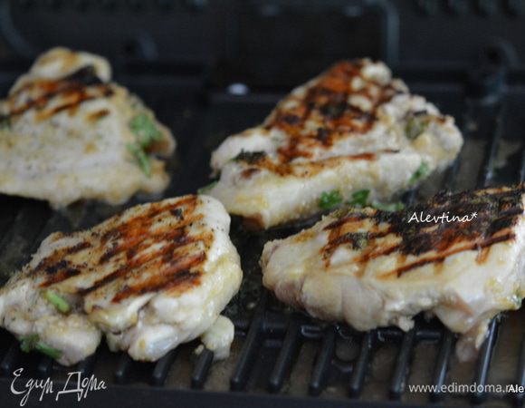 Готовим на разогретом гриле до готовности, раз перевернув.