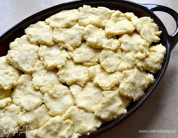 И выкладываем их поверх слив по всей форме. Вот и все!