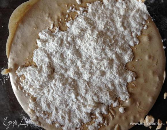 Вылить массу в миску и аккуратно (движениями сверху вниз) подмешать к ней мучную смесь.
