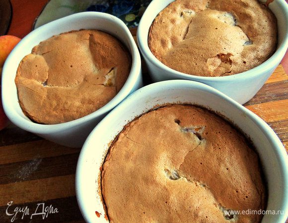 Я выключила духовку и оставила там пирожные, чтобы не тревожить раньше времени.