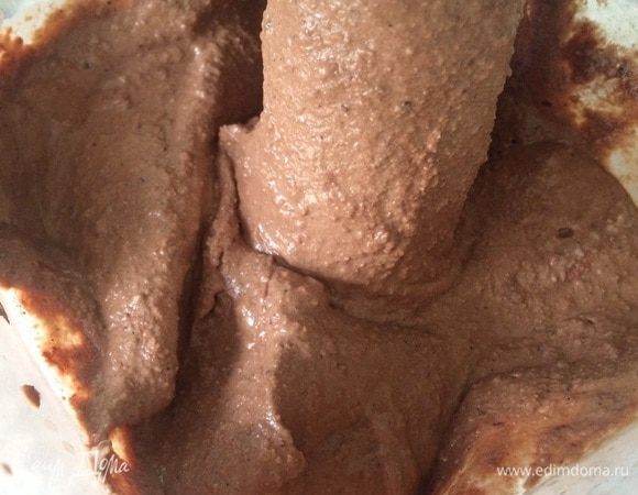 Ганаш.
Условие - мощный блендер.
Тут смотрите консистенцию: можно бананы и не класть, для меня это слишком тугой вариант по жирности, не из за фигуры, а из-за вкуса - прямо настоящая Нутелла получается. Сладость и солёность финиками регулируем. 