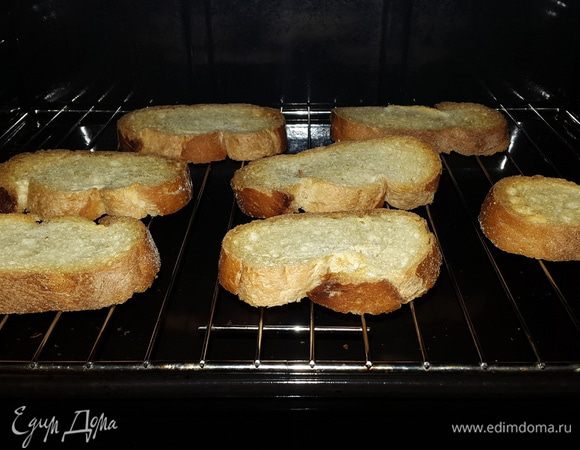 Параллельно приготовим тосты.