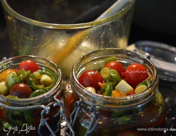 Переложим в контейнеры с крышкой. Хранить можно до 3-х дней в холодильнике.