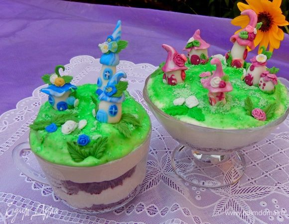 Вот только с угощением казус получился: всем было жаль ломать композиции!
Пришлось пообещать, что сделаю еще, тем более, что надо посетить и Изумрудный город!
А вы не жалейте.
Приятного аппетита!