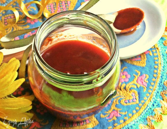 Всего-то вот такая баночка. Но это же эксперимент и он получился! Теперь угощу подругу и она просила заранее не называть, из чего сей продукт (после арбузного мармелада, варенья из корочек апельсина и морковных конфет).