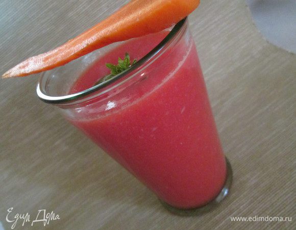 В кипящей воде бланшируйте цветную капусту 3 минуты, предварительно разобрав на соцветия. Взбейте в блендере. Добавьте морковный сок (в списке указан как морковь - 400 мл) и томатное пюре и еще раз взбейте. Посолите по вкусу и если вы любите остроту, добавьте соус тобаско.
Приятного аппетита!