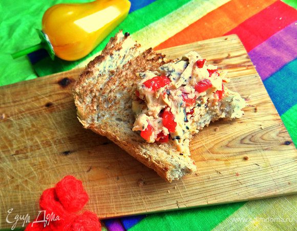 Но мне по душе на греночку (с отрубями кстати!), так хрустно и так вкусно - не оторваться :)