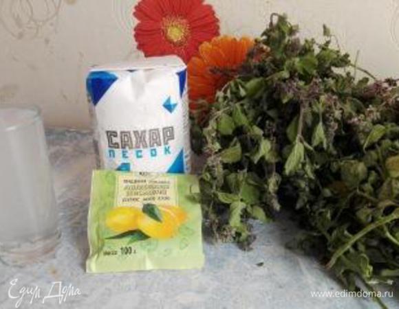 Для приготовления я использую сахар, свежую мяту, лимонную кислоту и воду.