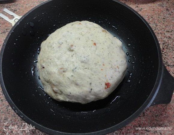 Сковорода диаметром 21 см.