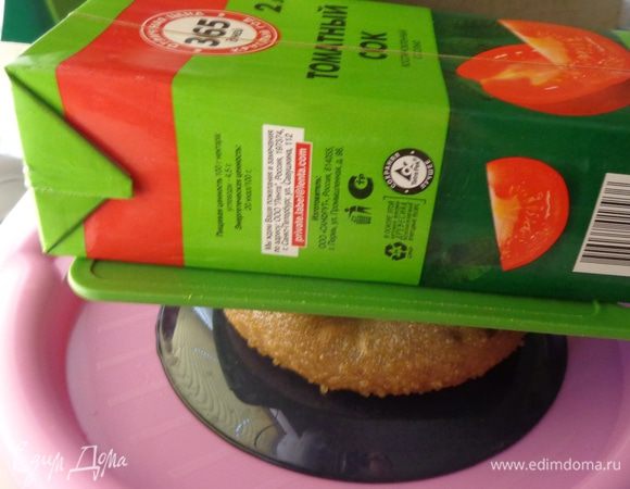 На сыр положить доску и какой-нибудь груз и выдавить остатки влаги. На это уйдет как минимум сутки.