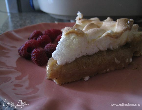 Очень не терпелось посмотреть, какой он в разрезе, да и попробовать тоже хотелось. Поэтому разрезала еще теплым. Но еще вкуснее он после охлаждения в холодильнике.
Восхитительный вкус! 
Приятного аппетита! 