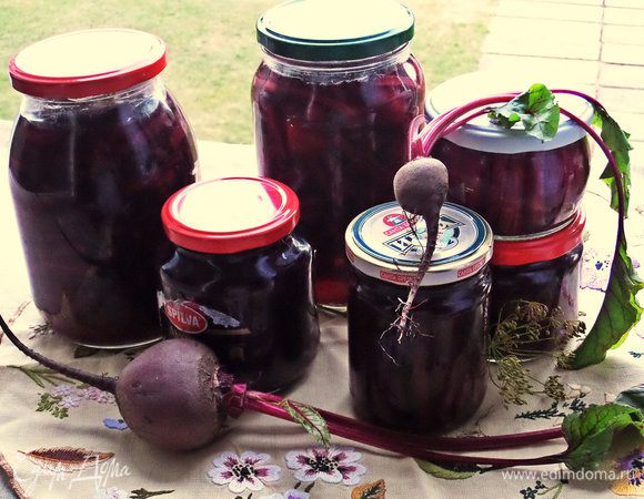 Всего накрутила 3 банки по 850-900 мл и 5 баночек по 200-300 мл из почти двух кг стеблей!