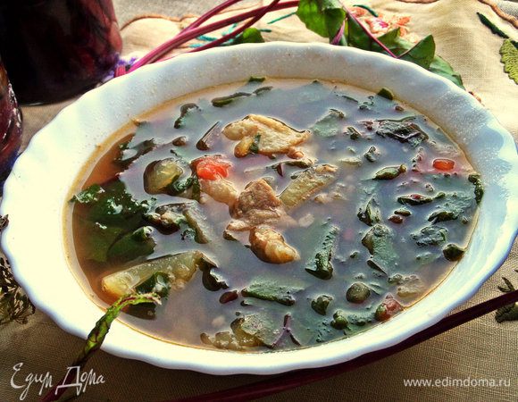 Провариваем борщ с листьями (или стебельками) минут 5, и особо нетерпеливым можно разливать по тарелочкам!