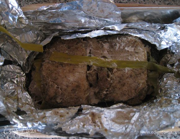 В духовку выпекаться при 200 градусах 1 час. И оставить доходить при выключенной духовке. 
И вот результат! Приятного аппетита!