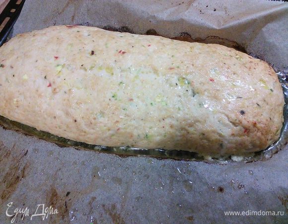 Запекается мясной рулет приблизительно 40 мин. Чтобы получить золотистую, румяную корочку можно поставить запеканку на последние 10 мин под гриль.  