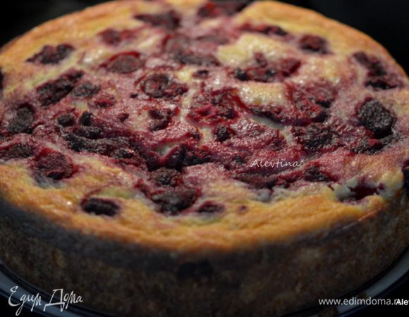 Проверить на готовность кекс зубочисткой по центру, если сухая, кекс готов. Дать постоять 20 мин. Снять кольцо. 