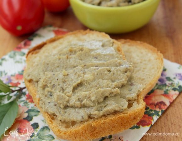 Намазать на кусочек хлебушка и наслаждаться. 