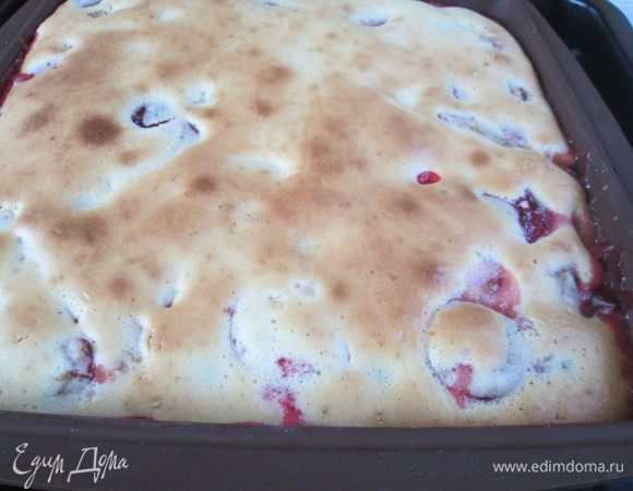 Выпекаем 40-50 минут при 200С. Проверяем готовность сухой шпажкой.