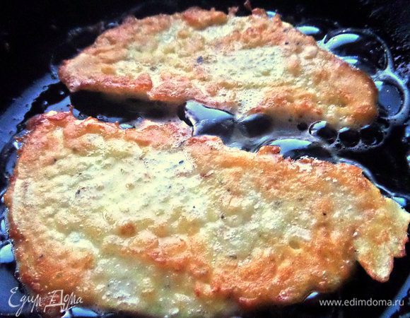 Пробуем ножом серединку,чтобы она прожарилась, стала мягкой. Хрустящий сельдерей - это тоже вкусно, но в салате, а здесь он должен быть мягким.