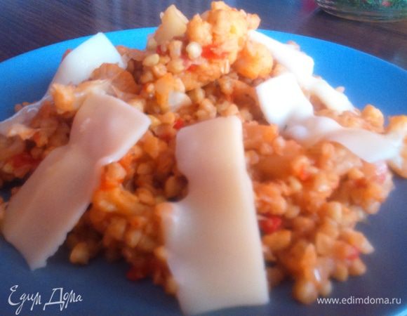 Подавать можно с кусочками моцареллы.