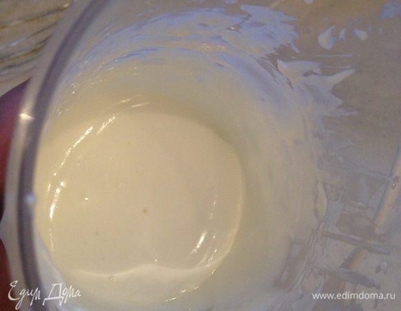 Крем.
Взбиваем все ингредиенты  до состояния воздушного крема.