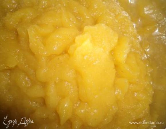 Протереть готовые яблочки через сито, готовое пюре добавить к грушам.