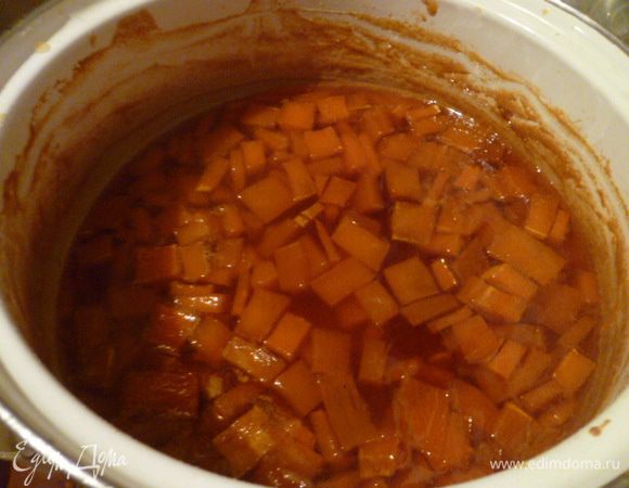 Вспоминаем про цукаты. Выключаем огонь, даем им полностью остыть в сиропе.