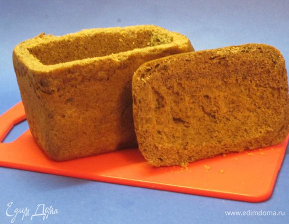 С хлеба срезать верхушку, аккуратно вырезать мякиш. Слегка подсушить в духовке 8-10 минут при 180 С.