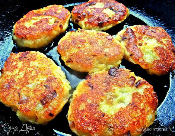 Обжариваем с двух сторон до румяного состояния.