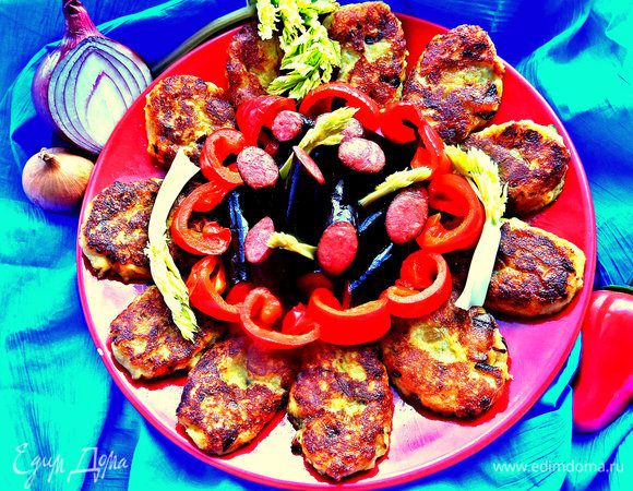 Подаём на общем блюде в горячем виде.