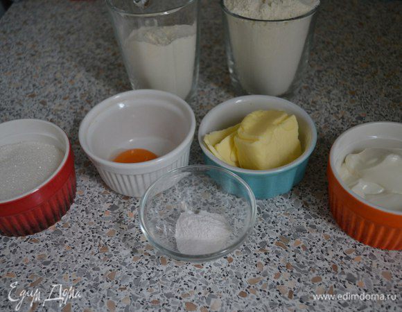 Ингредиенты для теста должны быть комнатной температуры.