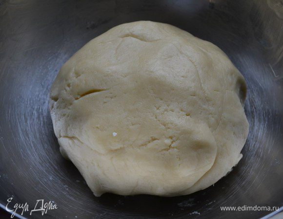 Замесить тесто.